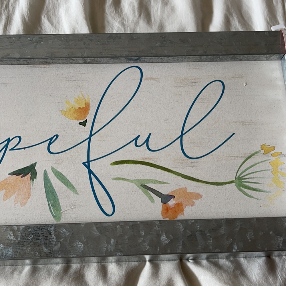 Hopeful wall decor. - Picture 4 of 5